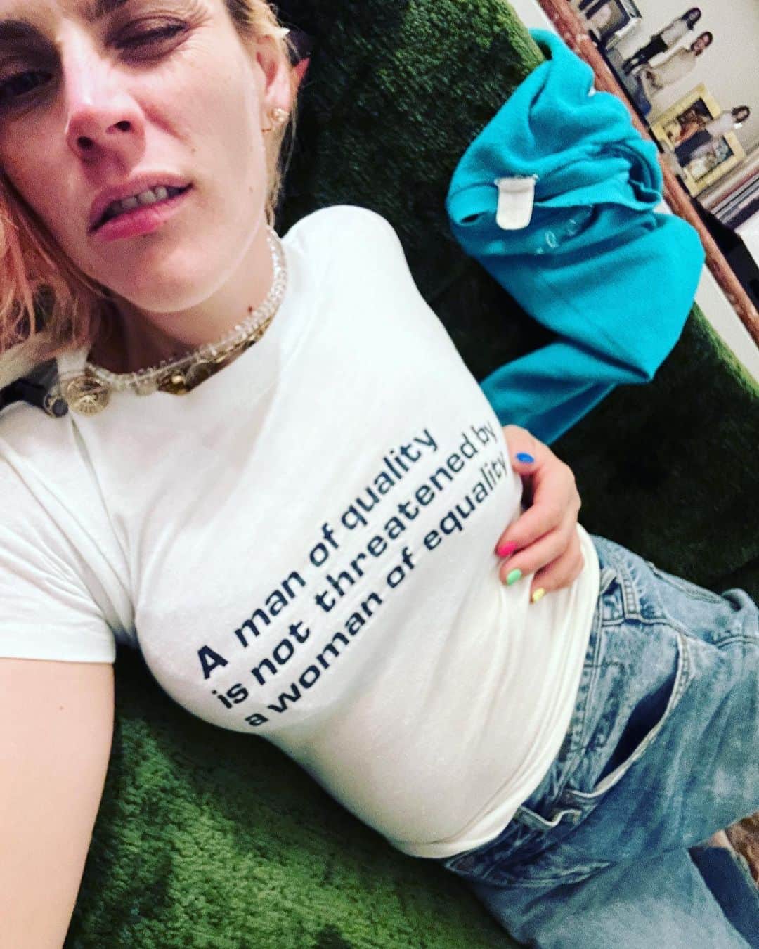 ビジー・フィリップスさんのインスタグラム写真 - (ビジー・フィリップスInstagram)「A chaotic 24 aka new moon wrap up aka you KNOW I got my period! (a real moon bitch!) 1. @carichampion is literally the greatest and i adore her. i swear to god, when she was walking in to the restaurant to meet me, she looked like a damn SUPERMODEL walking a runway and i felt like an awkward little kid - like how is this sophisticated woman coming to meet ME in my jeans and clogs?! 😂 But she doesn’t even SEE that because she’s just so real and that’s why we became obsessed with each other i think ❤️ 2. THE BREADBOX HAS LANDED 🙌 thank the sweet lord and also my assistant Kirsten 3. no lies!! manifesting this for myself! @_ilysmih_  4. the moment right after i said “for real. i know you’re gonna be fine but what the fuck am i gonna do with you away at school next year?” and she replied , “yeah…i don’t know.” 5. and then the moment after that😭😭😭6. had to main feed this and might i add: artists deserve to be compensated fairly for their art, ESPECIALLY when others are making a shit ton of money off of them. 🫠  7. i did birdies hair for the 8th grade end of year dance and i have to say, i nailed it. 8. SPEAKING OF ARTISTS BEING COMPENSATED- i tried to take a pic of my @sagaftra Strike Authorization YES vote but this is the picture i took. look. i don’t want to strike. i don’t want writers to have to remain on strike. i don’t want the directors to have to strike. But there are major issues in our industry that need to be addressed right now and it’s beyond ridiculous that these huge companies are unwilling to be fair and compromise. 9. Cari’s phone had died so i ran down 5 flights of stairs to have her phone charged and i found this video on my phone this am. She was wearing high heels, i was wearing clogs! It was easy for me! Also i love her for doing this😂 no one has ever made me a video on my phone while i wasn’t there😂❤️ 10. i saw @thepouf at the @shopdoen x @saks party the other night and we had a sweet reunion and a photo booth moment and it was so great to see her for a bit and i’m so proud of her and then also it made me mad that i left my own photo booth in my house in LA when we sold it. because now i want it back. 💔🫠 🌑✨💤🤩💯happy new moon.」5月21日 2時13分 - busyphilipps