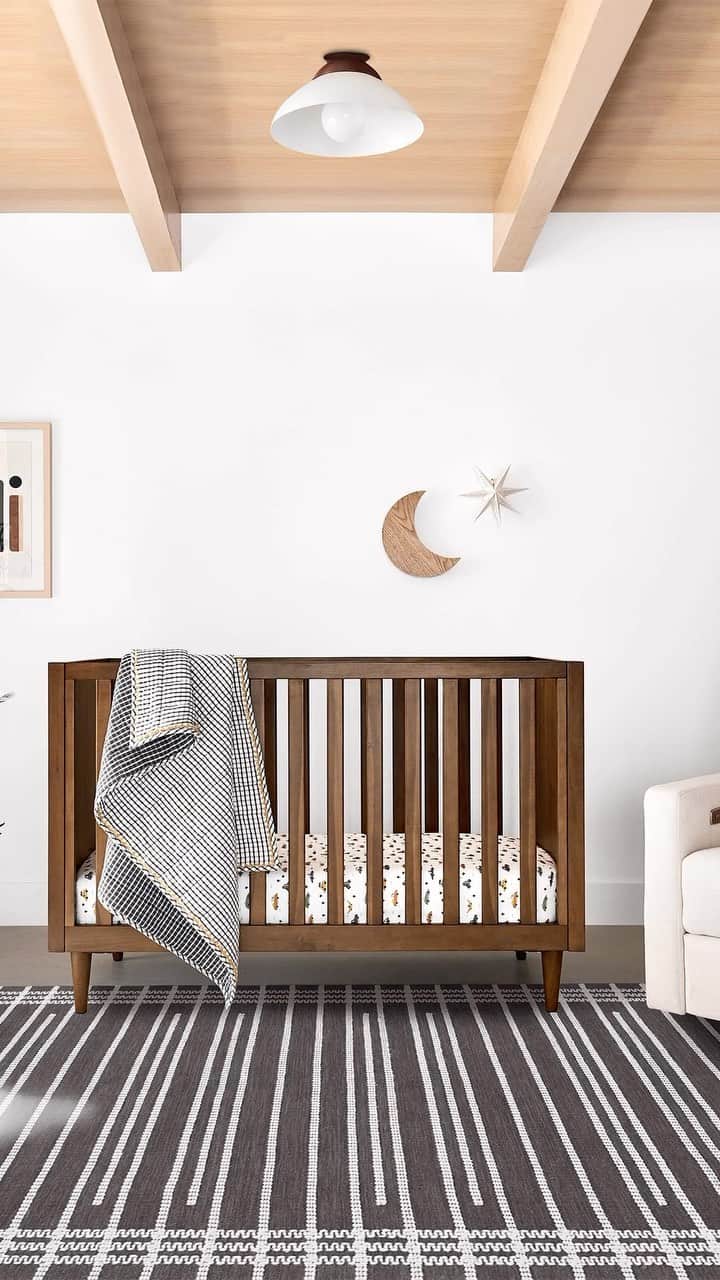ジャスミン・トゥークスのインスタグラム：「Our newest collection to love: Tatum. Every piece has that quintessential mid-century vibe and adds major design points to your whole home. 🤎  #NurseryFurniture #NurseryInspo #BabyRoom #ModernNursery」