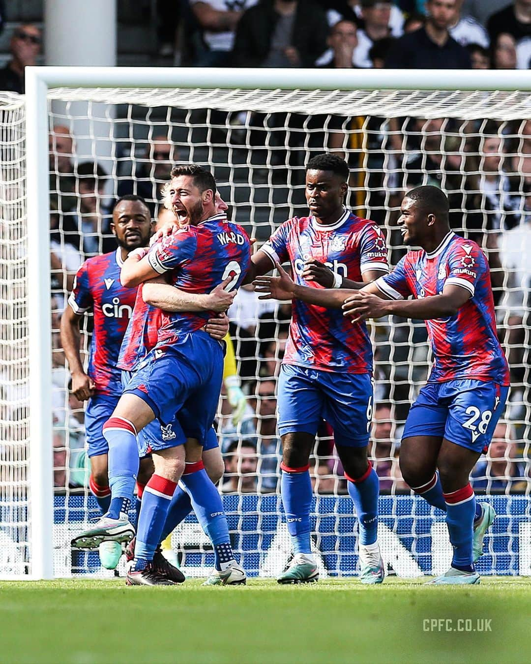 ジョエル・ワードさんのインスタグラム写真 - (ジョエル・ワードInstagram)「That's what he does 😉😍  #CPFC #PL #PremierLeague #CrystalPalace #Ward」5月21日 3時22分 - joelward2