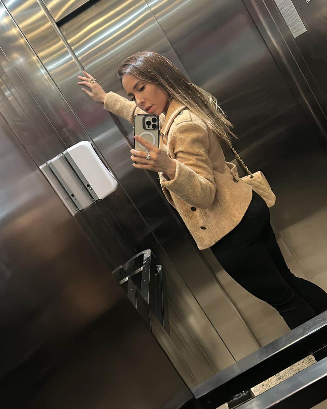 Mulher Melãoのインスタグラム：「Sobre sexta 😽」