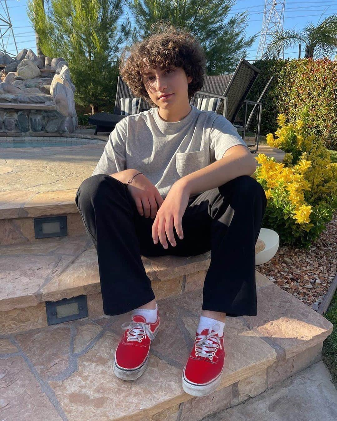 オーガスト・マトゥーロのインスタグラム：「Today is #internationalredsneakersday - a special day to spread food allergy awareness, for people living with food allergies, like me.  @redsneakersforoakley was inspired by a young boy named Oakley who had a nut allergy and lost his life after eating a piece of cake that contained walnut extract.   Oakley loved his red sneakers and they have become a powerful symbol of the need for greater education and awareness about food allergies. You can read Oakley's story here: redsneakers.org/oakleys-story  Do you have any food allergies or do you know anyone who does?  #foodallergyawareness #foodallergyawarenessmonth #redsneakersforoakley #foodallergyawarenessweek #internationalredsneakersday #foodallergies #anaphylaxis #epinephrine #alwayscarrytwo #epifirstepifast #livlikeoaks #foodallergykids #foodallergymama #foodallergydad #foodallergymom #foodallergylife #foodallergyfriendly #foodallergyfamily #livingwithfoodallergies」