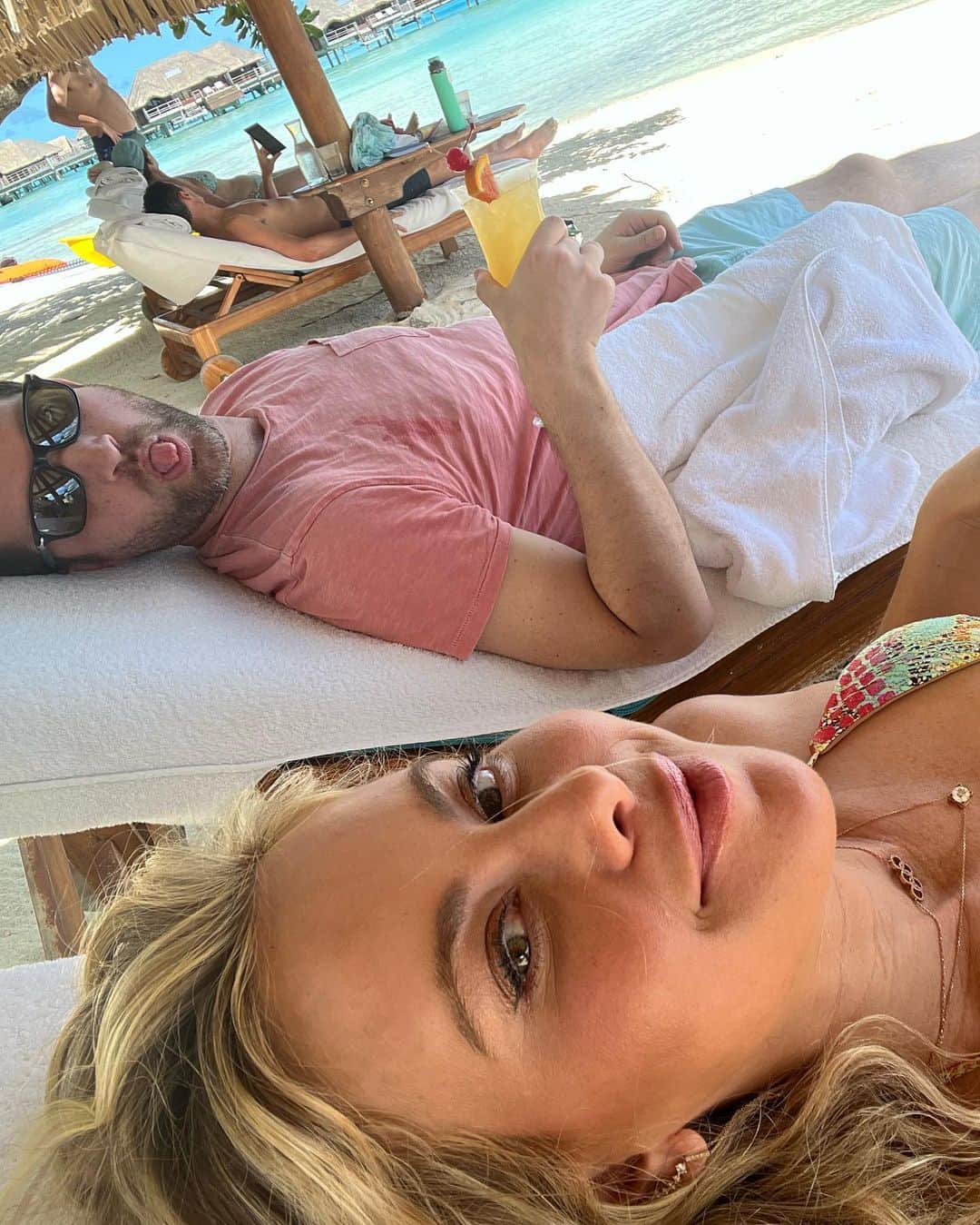 タラ・リピンスキーさんのインスタグラム写真 - (タラ・リピンスキーInstagram)「More TNT in B+B  🌺🌴👙🌊🦈🥥  📍 @fsborabora」5月21日 3時57分 - taralipinski