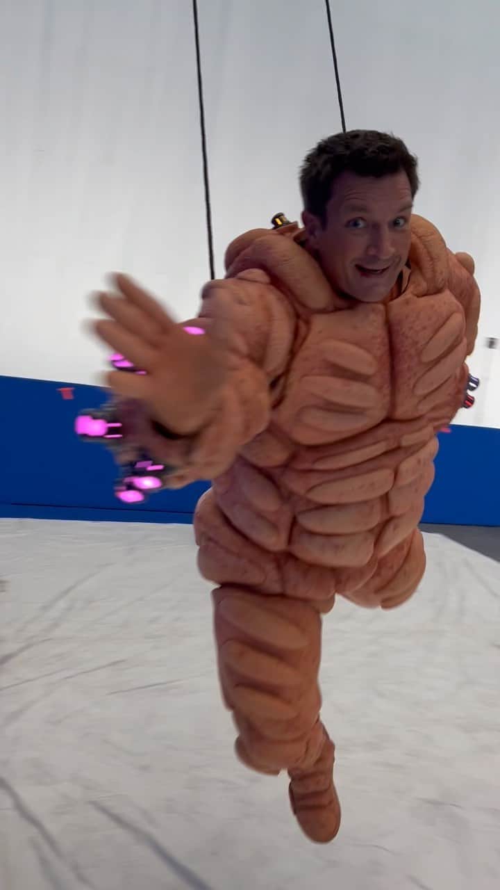 ジェームズ・ガンのインスタグラム：「Wrapping @nathanfillion from #GuardiansoftheGalaxyVol3. #GotGVol3 out in theaters now!」