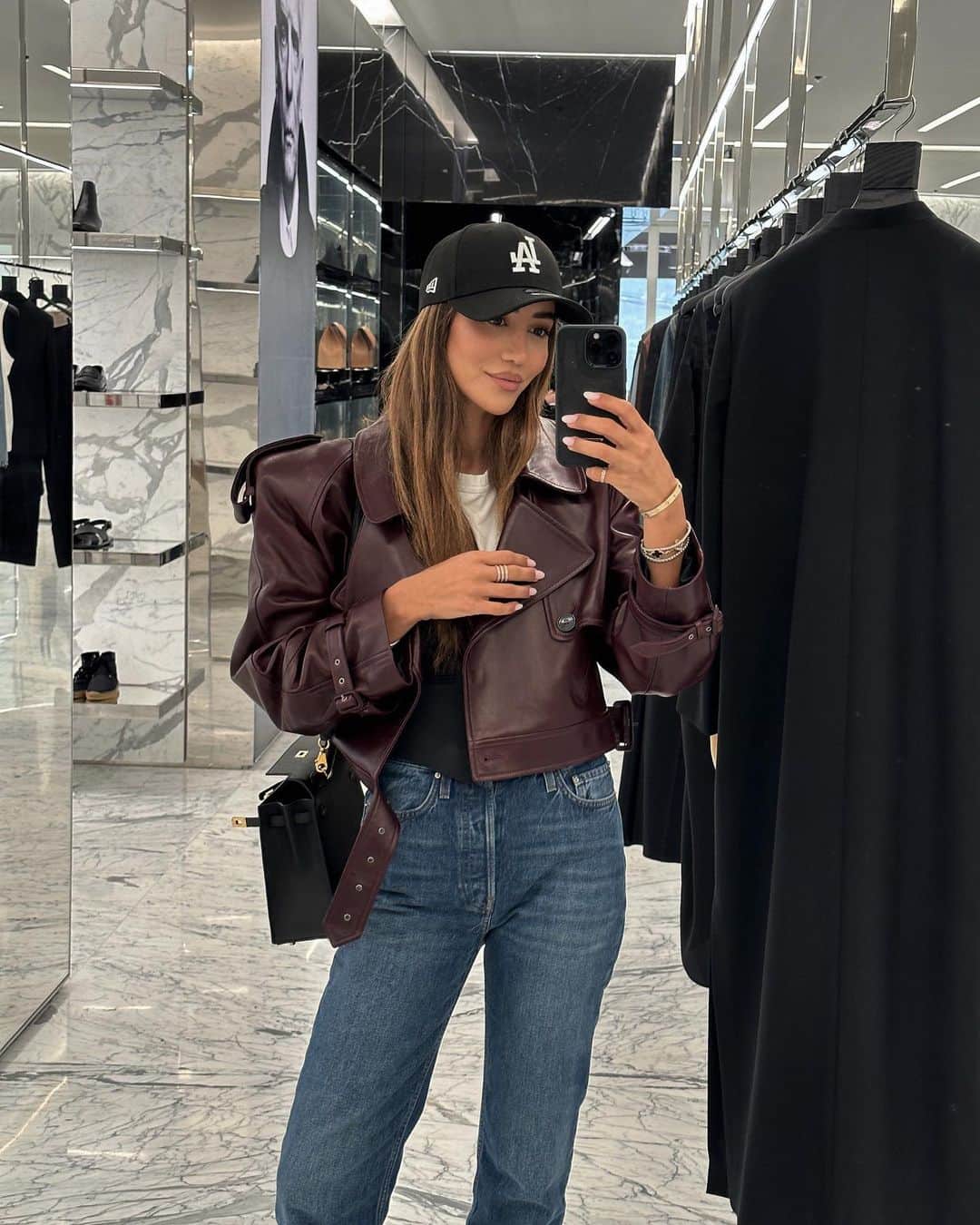 Tamara Kalinicのインスタグラム：「Back for a second ⏰」