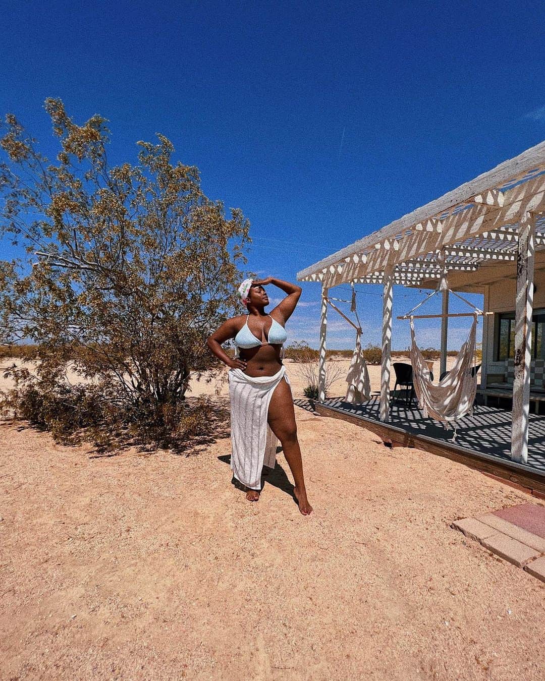 ブリール・アニーヤ・カニングハムのインスタグラム：「Living out the dreams of being at peace within, ducked off with the one I love, and enjoying the state of being present. 🌞❤️」