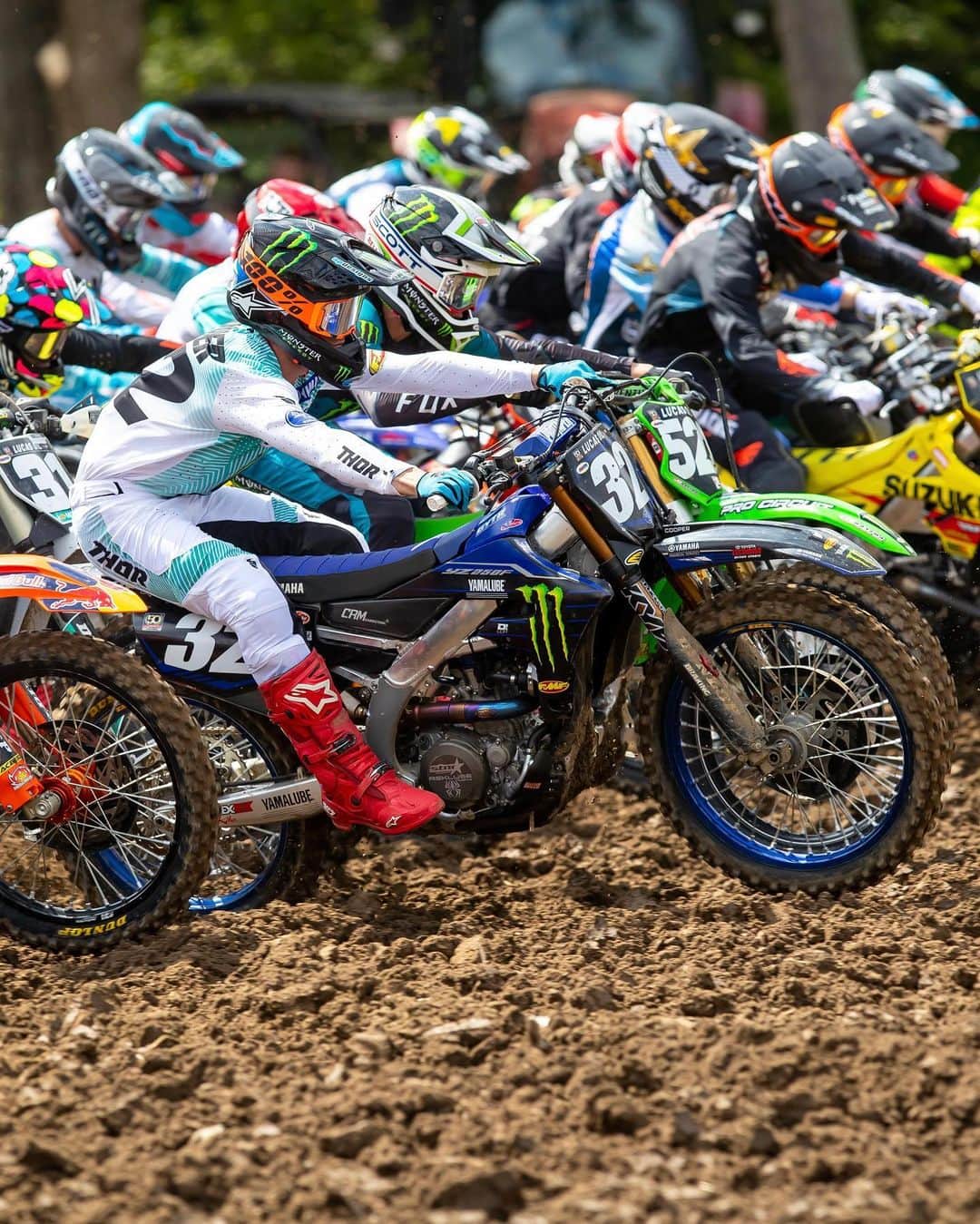 Racer X Onlineのインスタグラム：「Starts at @promotocross 🤌🏼 #ProMotocross #LetsTakeItOutside」