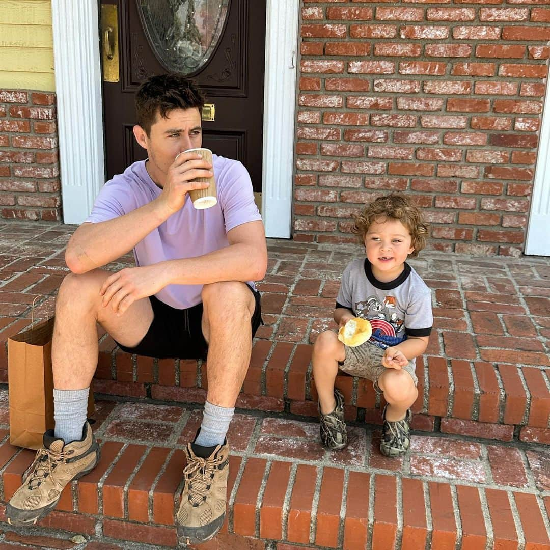 ナッシュ・グリアさんのインスタグラム写真 - (ナッシュ・グリアInstagram)「Raising kids is a full time job fr 😩」5月21日 5時58分 - nashgrier