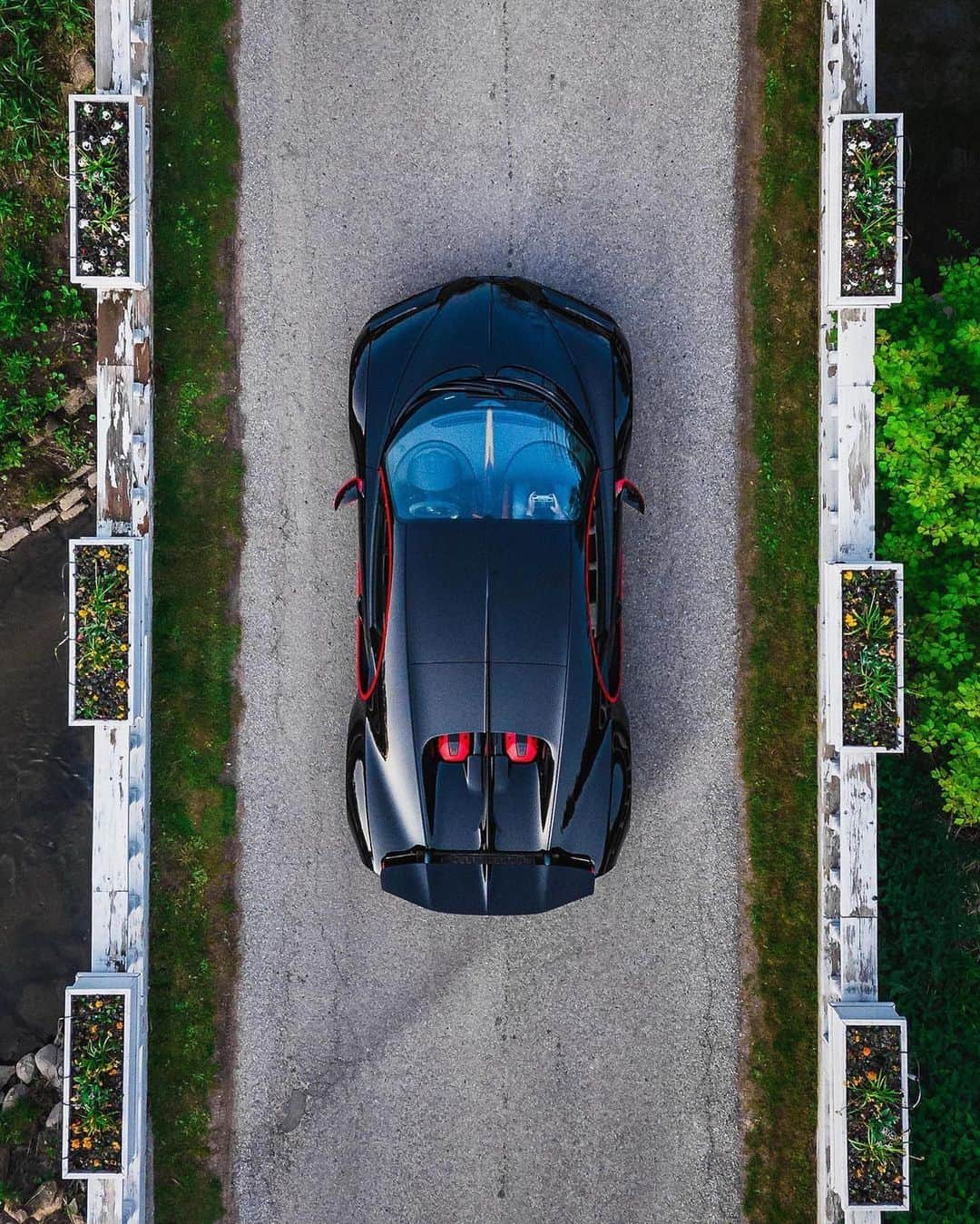CarsWithoutLimitsさんのインスタグラム写真 - (CarsWithoutLimitsInstagram)「Bugatti Chiron Sport 🐞 📸 @therealabd  🚗 @6ix.exotics  #carswithoutlimits #bugatti #chironsport」5月21日 6時16分 - carswithoutlimits