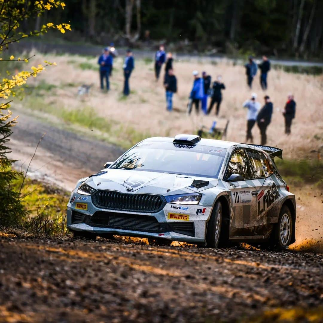 ヘイキ・コバライネンのインスタグラム：「Round 4 of the Finnish Rally Championship done today in Seinäjoki, finished P6 and valuable experience learnt! Still lots of work to be done on loose surface but really enjoyed the event and looking forward to some more gravel rounds in the future 👊🏻👊🏻  @sectolabs @rtrc_rally @jannihussi  #rallism #FabiaRS   📸 @tnphotogr」