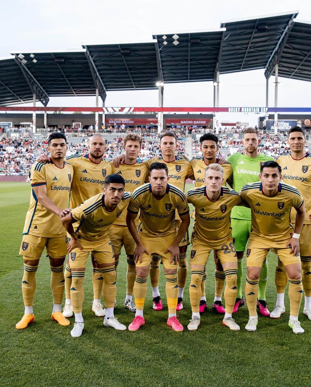 ブライアン・オビエドのインスタグラム：「Muy buen esfuerzo de todos 💪🏼 y excelente resultado de visita… El derby es nuestro ⚽️Real Salt Lake⚽️…」