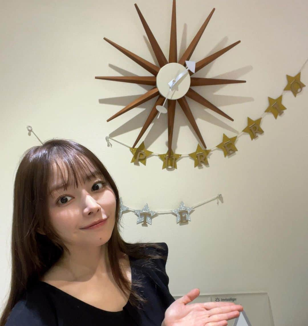 上田操のインスタグラム：「只今ピュアリオ歯科さんにてマウスピース歯列矯正をして頂いております！ 第一クールが終わって気になっていた箇所もだいぶ綺麗に並んできました🥺✨ もう少し頑張ります！  最初は違和感がありましたがマウスピースにもだいぶ慣れて痛みはほぼ感じません🦷 完成が今から楽しみです🤍  . . . #ピュアリオ #マウスピース矯正 #インビザライン #東京矯正」