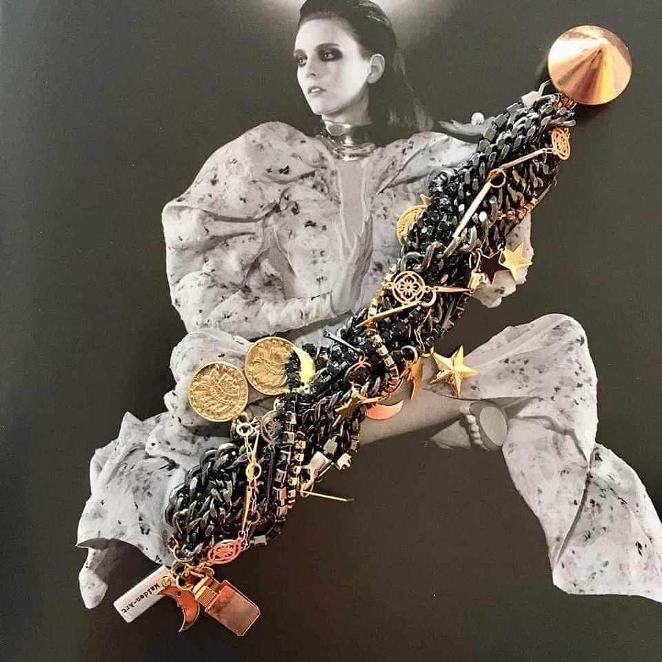 メイデンアートさんのインスタグラム写真 - (メイデンアートInstagram)「Black moon 🌚 bracelet 💓 . Bracciale Black Moon 🌚 💓 .  #bracciale #gioielli #argento #collana #orecchini #madeinitaly #handmade #bijoux #fashion #jewels #jewelry #bracciali #fattoamano #moda #gioielliartigianali #bracelet #anello #accessori #love #gioielleria #oro #style #silver #accessories #jewellery #earrings #artigianato #shopping #necklace #regalo」5月21日 17時01分 - maidenart