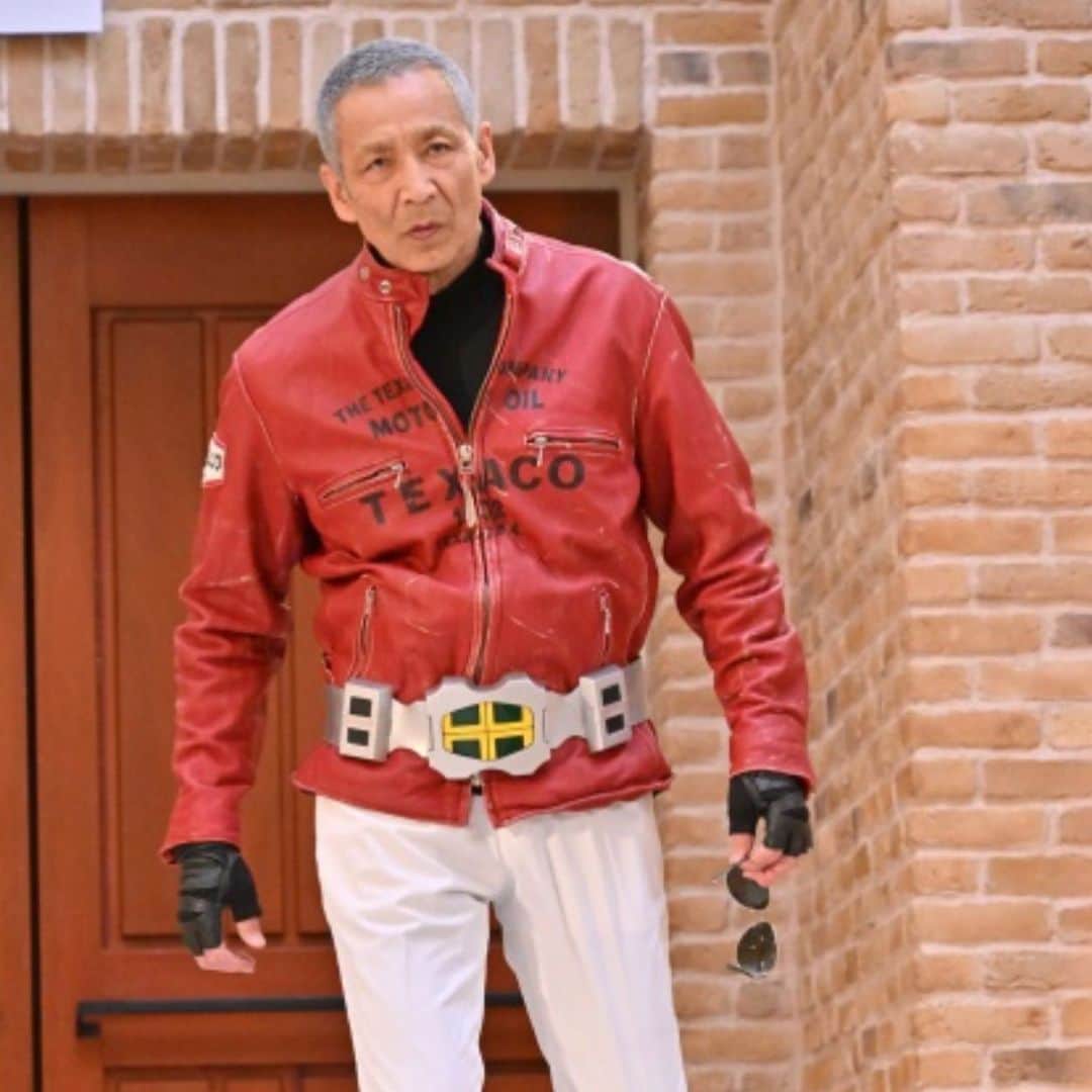 中野英雄のインスタグラム：「か…会長‼️ 仮面ライダーになったんですね！ これで俠和会も終わりですね ひひひひ ライダーキックを泰風に  #日本統一 #instagram  #instagood #enjoy #japan #tokyo」
