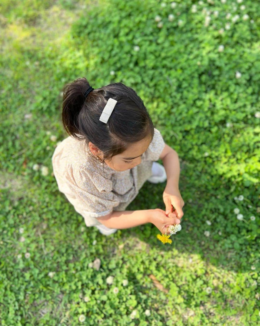 林香里さんのインスタグラム写真 - (林香里Instagram)「💚💛💚💛💚💛💚  にぃにの習い事に振り回されてるけど 待ち時間の合間の２人時間に癒されてる☺️🍃  #love#family#mama」5月21日 17時13分 - kaori_hayashi1203