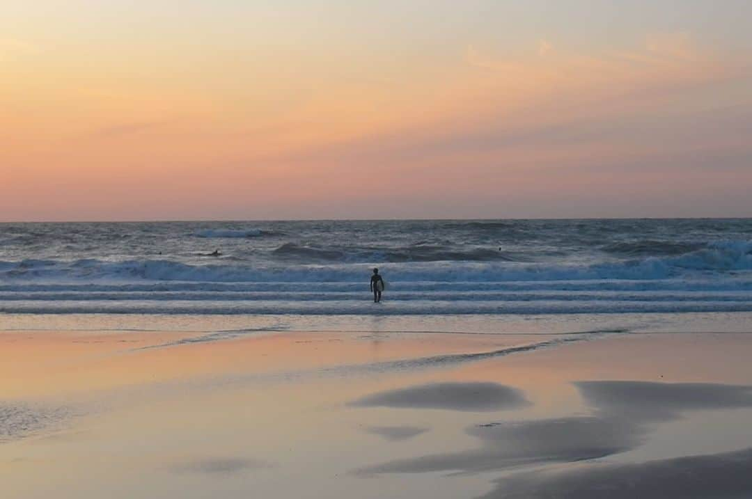 フローラン・ダバディーさんのインスタグラム写真 - (フローラン・ダバディーInstagram)「Basque Country, land of surfers 🏄 バスク地方サーフ王国 🌊 #biarritzsurf #mundakasurf #leicax2」5月21日 17時34分 - florent_dabadie