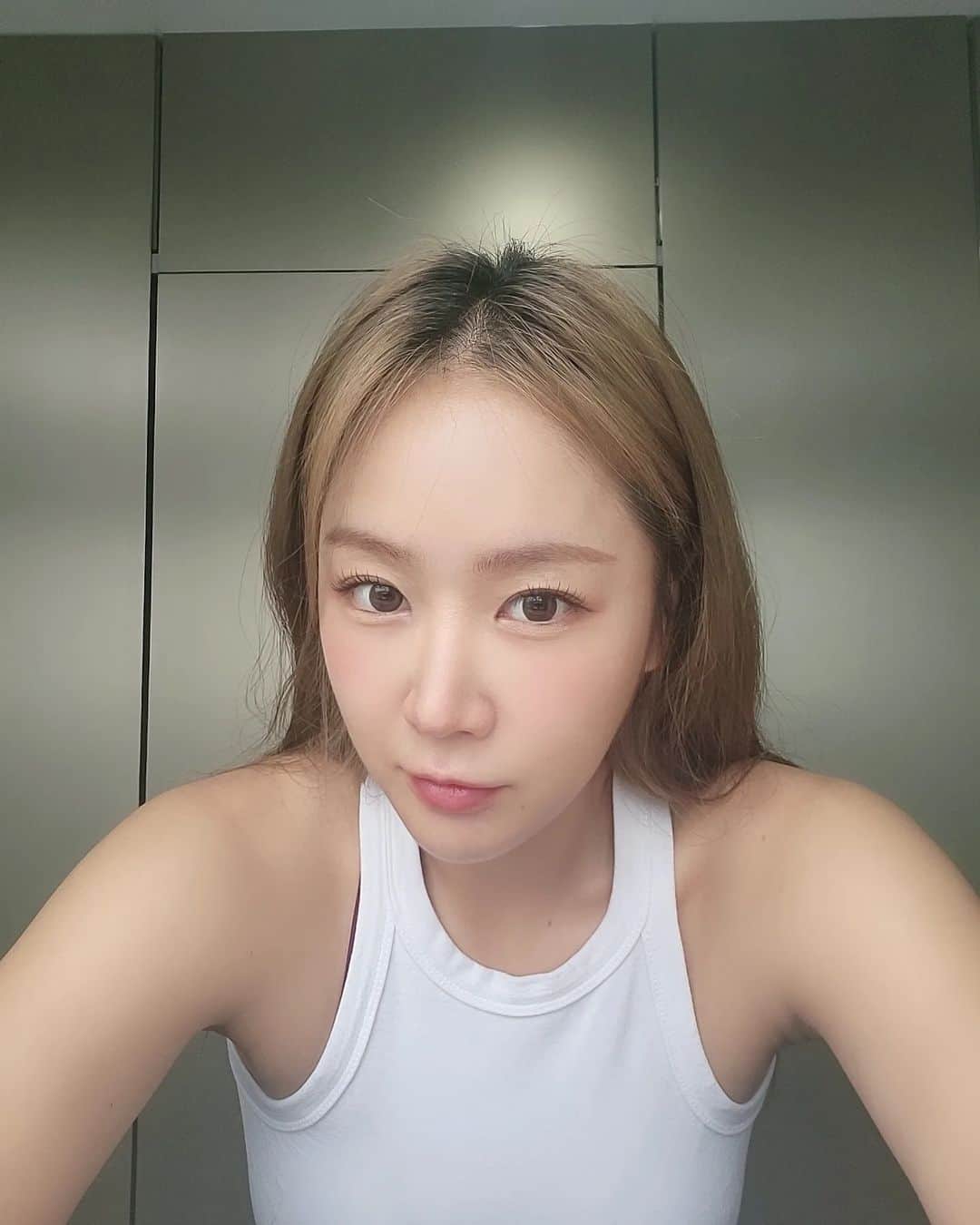 のインスタグラム：「셀카폭탄💥」