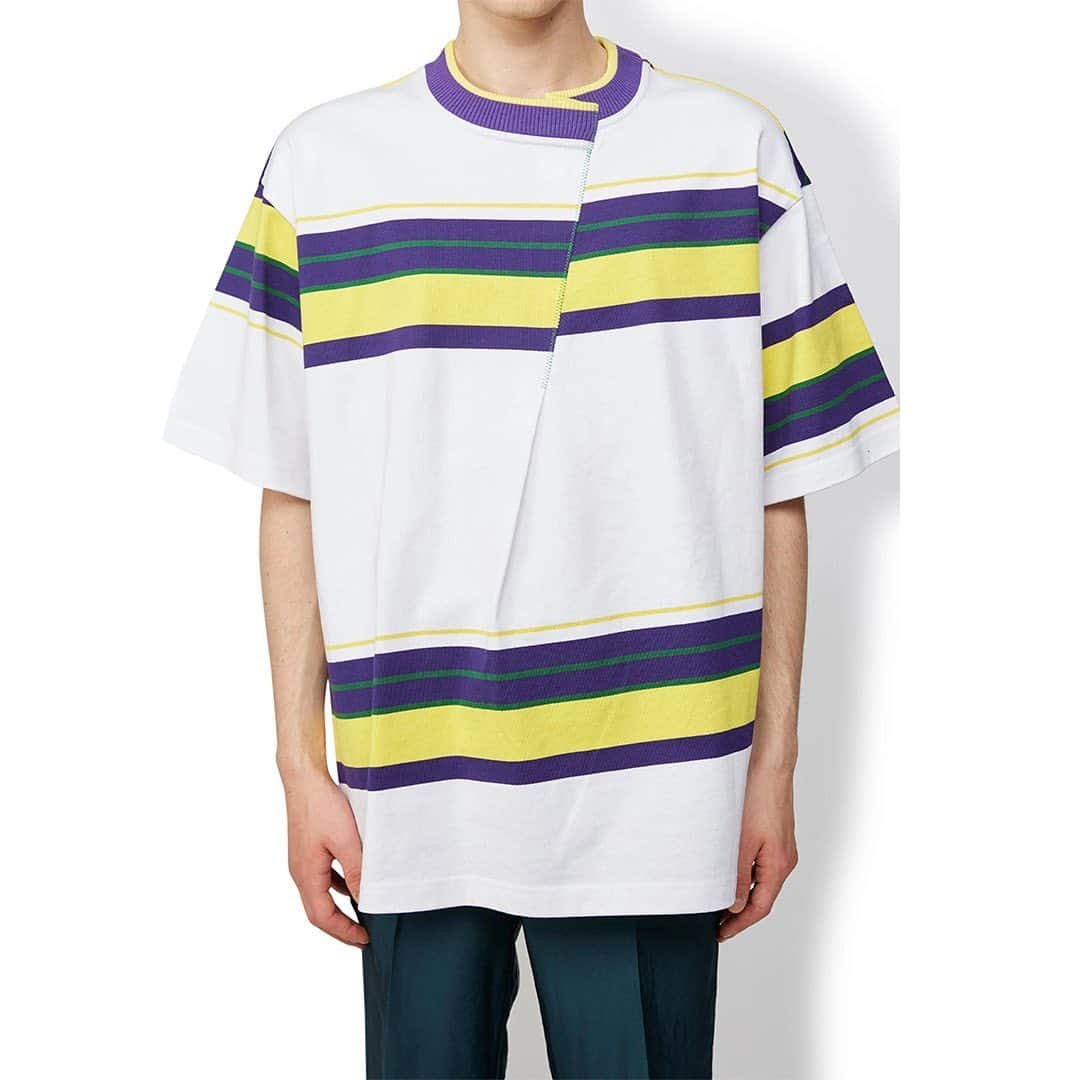 kolorさんのインスタグラム写真 - (kolorInstagram)「⁣  ⁣ kolor SS2023 Men's Collection⁣ Asymmetry Striped T-shirt⁣ ⁣ ⁣ #kolor #kolorofficial #KLRSS23 #SS23」5月21日 18時01分 - kolorofficial