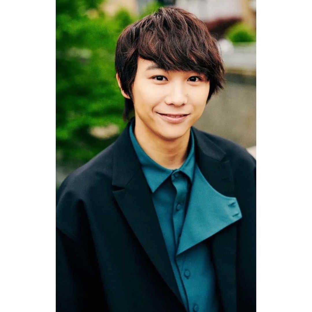 須賀健太のインスタグラム：「ザテレビジョンさんに、 『劇団ハイキュー‼︎ 旗揚げ公演』 について取材して頂きました！ 公演の詳細などはまだ発表されていないタイミングではありますが、 #劇キュー もしっかりと動いてますのでお楽しみに！ もうすぐ始まるんだなぁ… ぜひ記事チェックしてね！」