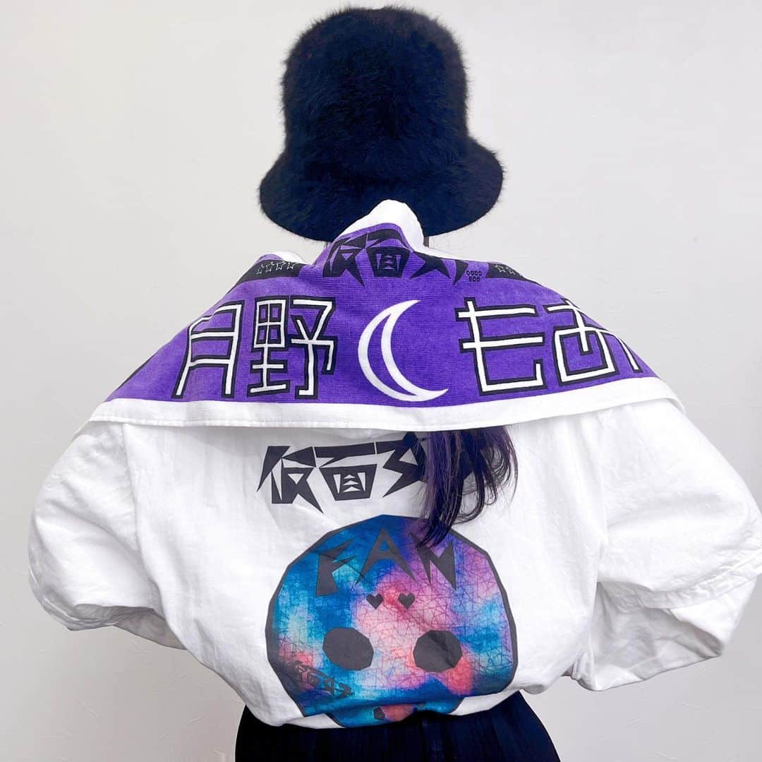 月野もあさんのインスタグラム写真 - (月野もあInstagram)「𓂃 𓈒𓏸◌‬  私がデザイン担当した 仮面女子Tシャツ絶賛発売中！  月野もあタオルは 販売初日に完売しました！ ありがとうございます🥲💜 (再販の予定無し)  #Tシャツ #デザイン #design  #仮面女子 #タオル」5月21日 9時53分 - moa_tsukino