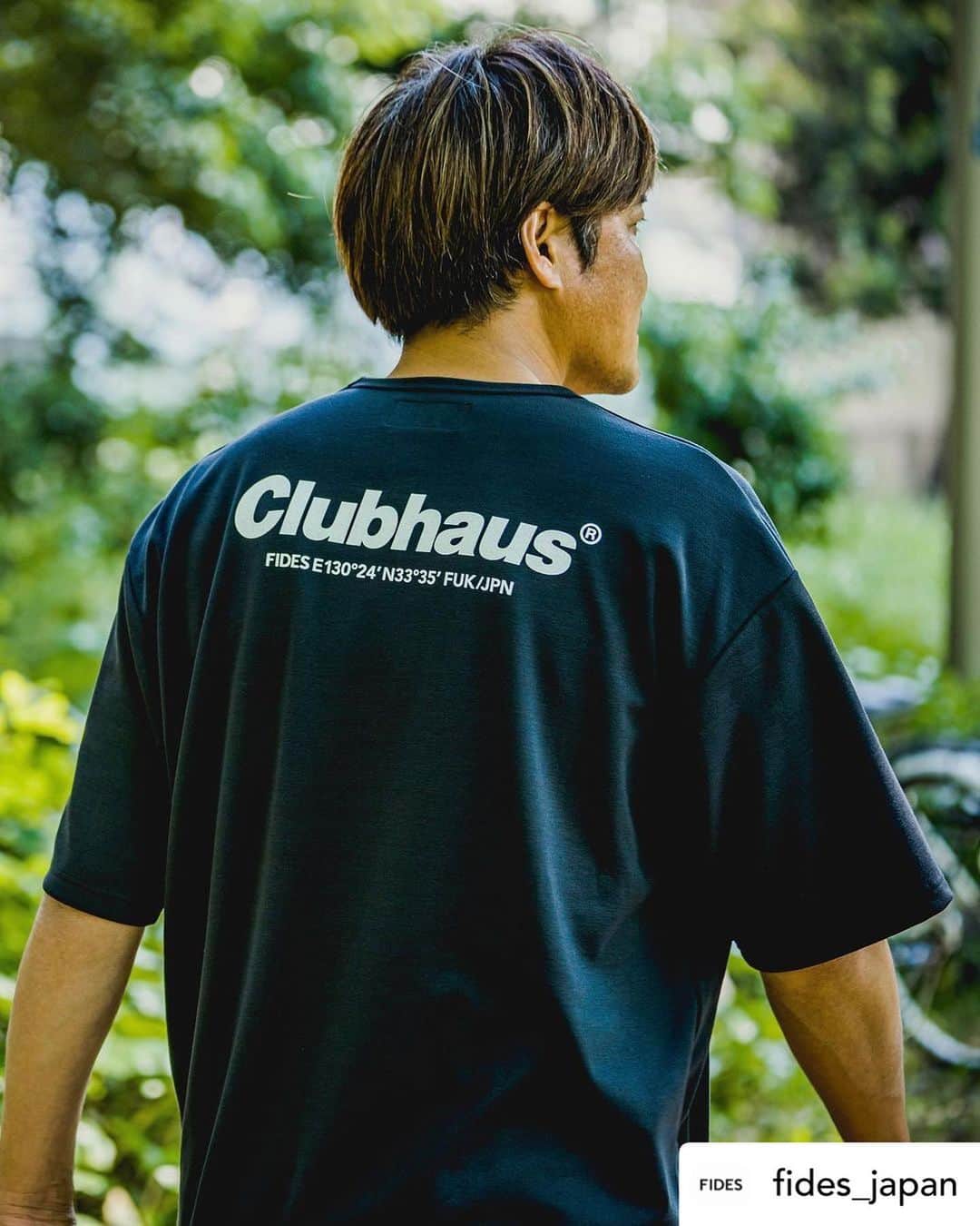小林久晃さんのインスタグラム写真 - (小林久晃Instagram)「5月24日(水)から始まる阪急うめだ本店のイベントを記念して、 大阪のゴルフライフスタイルショップ @clubhaus.jp さんとコラボアイテムを製作させていただきました。今回のモデルはゴルフ好きの大久保嘉人に。多忙な中、協力していただきありがとう。 商品の詳細はオフィシャルでご確認ください。  Posted @withregram • @fides_japan . 【FIDES × CLUBHAUS】 いつもFIDESをご愛顧頂き誠にありがとうございます。 この度、阪急うめだ本店のPOP UPイベントを記念して、ゴルフスタイルショップ「CLUBHAUS（クラブハウス）」とのコラボレーションアイテムを販売いたします。  5月24日(水)に阪急うめだ本店にて先行販売、福岡店頭・WEBは6月3日(土)に発売いたします。 アイテムは吸水速乾機能に加え、抗ピリング性、イージーケアも特徴の生地を採用し、アクティブなシーンにはもちろん、デザイン性にもこだわった存在感ある２種類のTシャツ。 今回のコラボアイテムの発表に際して特別なビジュアルも制作しました。 サッカー元日本代表で現在はタレントとして活躍する大久保嘉人さん、CLUBHAUSのブランドマネジャーを務める安部アレックスさんに着用モデルをしていただきました。 本商品は初回生産限定として、再生産はございません。また、CLUBHAUSでの販売はございませんのであらかじめご了承くだい。 ⁡ ◼️CLUBHAUS（クラブハウス） ”WE SUPPORT AMATEURS™”をスローガンに掲げる、2017年9月に大阪市・南堀江にオープンした大阪発のゴルフライフスタイルショップ。オープン当初から“ストリートカルチャー＋ゴルフ”を標榜し、新しいカテゴリーを開拓している。2021年2月に現在の大阪市・靱本町の店舗に移転し、オリジナルブランド「CLUBHAUS」の展開を本格化させる。現在、日本国内はもとより世界からも注目を集めるゴルフショップとして成長を続けている。  Web : https://clubhousegolfsupply.stores.jp/  Instagram :  @clubhaus.jp ⁡  photo : @aikihosomi ⁡ ・FIDES × CLUBHAUS DRAWCORD S/S COLOR WHITE/BLACK/NAVY SIZE  XS/S/M/L/XL PRICE 15,400 YEN(IN TAX) ⁡ ⁡ ・FIDES × CLUBHAUS POCKET S/S COLOR WHITE/BLACK/NAVY SIZE  XS/S/M/L/XL PRICE 15,400 YEN(IN TAX) ⁡ ⁡ ◼️発売日 阪急うめだ本店：5月24日(水) 福岡店頭・WEB：6月3日(土) ＊WEBは11:00にリリースいたします。 ＊本商品は初回生産限定として、再生産はございません。 ＊CLUBHAUSでの販売はございません。 ⁡ ⁡ ◼️FIDES POP UP STORE  期間：5/24(水) - 5/30(火) 営業時間：10:00 - 20:00  ⁡ 場所：阪急うめだ本店 8F 〒530-8350  大阪府大阪市北区角田町 8 番 7 号  06-6361-1381(代表)  ⁡ ⁡ お問い合わせ TEL： 092–707-2664 MAIL：info@fidesjapan.com ⁡ OFFICIAL WEB SITE ▶︎ https://fidesjapan.com/ ⁡ @fidesgolf  @hankyu_golf  #hankyu #umedahankyu #FIDESGOLF #FIDES  #FIDESJAPAN #FUKUOKA」5月21日 9時57分 - teruteru620