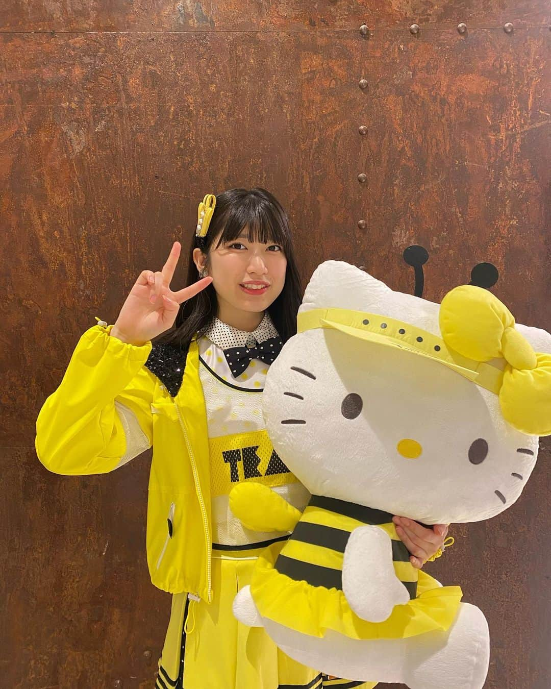 吉田華恋さんのインスタグラム写真 - (吉田華恋Instagram)「キティちゃん🐈💛！」5月21日 10時02分 - karen_yoshida_8