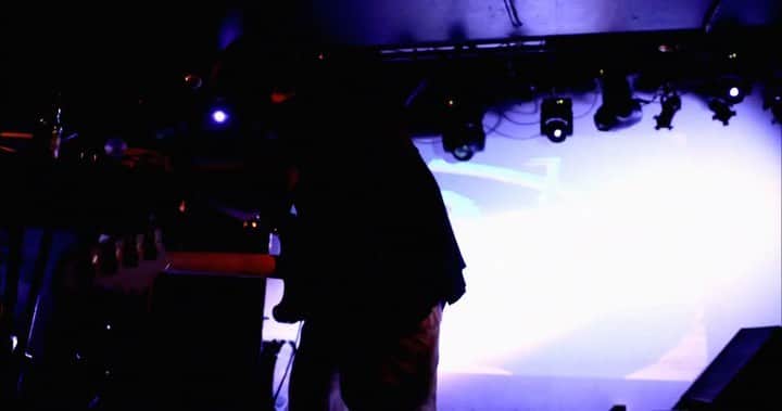 井澤惇のインスタグラム：「下北沢ERA21周年おめでとう！良い音楽に良いライブ、良いバンドばかりで幸せな時間だったよ  久々のソロでしたが、休憩なし一本勝負でした！やっぱりソロはヒリ付くね〜  photo by @you_camera_」