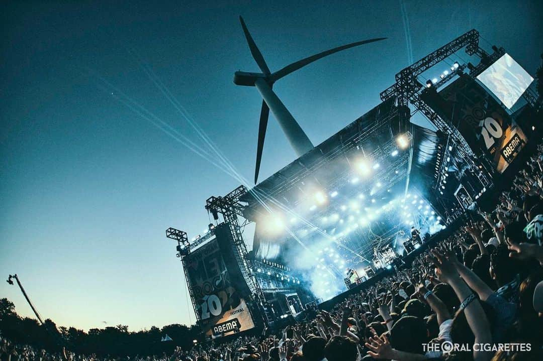 山中拓也さんのインスタグラム写真 - (山中拓也Instagram)「METROCK TOKYO 毎年呼んでもらって、今年もフォーリミとステージバトンタッチして、その時は瞬間的ですが、毎年の瞬間が繋がっていってる感覚。  オナカマのみんなもおつかれ〜🤘  photo @ryotarokawashima_rcn  #metrock」5月21日 10時15分 - oraltakuya