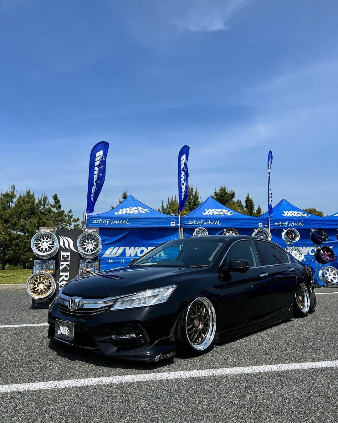 WORKさんのインスタグラム写真 - (WORKInstagram)「Stancenation Japan in Yamaguchi today!🥳 with Limited Edition WORK Equip 03 in Brut Silver (BSL) and Antic Gold Cut Clear (AGP) #artofwheel #workwheels #stancenation」5月21日 11時22分 - workwheelsjapan