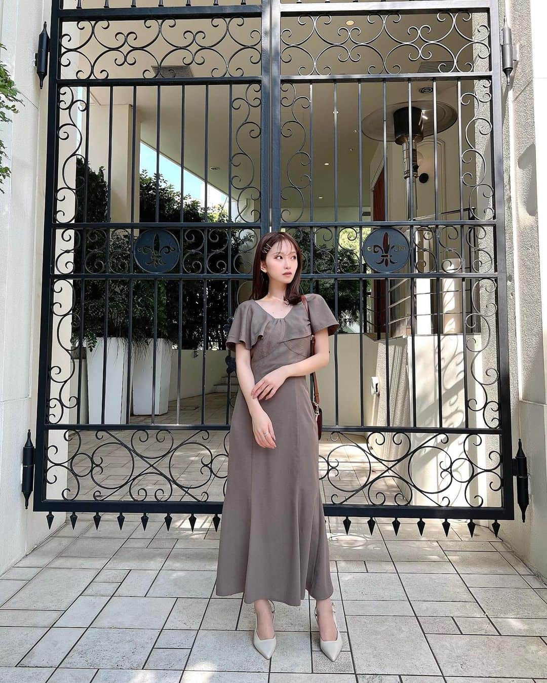 木田絵里香のインスタグラム：「. 夏が近づくと1枚でサラッと着れるワンピが着たくなる現象なんだろね🤓☝🏻 . #ワンピース#ロングワンピ」