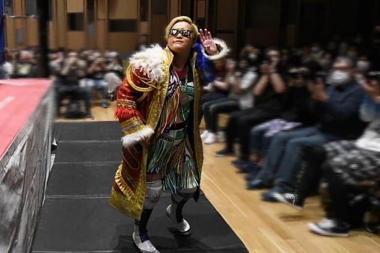 水波綾のインスタグラム：「東京女子ありがとうございました！  アニキコールありがとうございます😭✨  実は中島翔子とは、水波が東京女子に参戦する前に某ジムで偶然会った事があり。  その時はリングで向かい合う事は想像していなかったから、人生って不思議だなぁって。  またいつか。  #ANIKI🕶️ #tjpw #ryomizunami #水波綾 #アニキ #東京女子プロレス #プロレス」