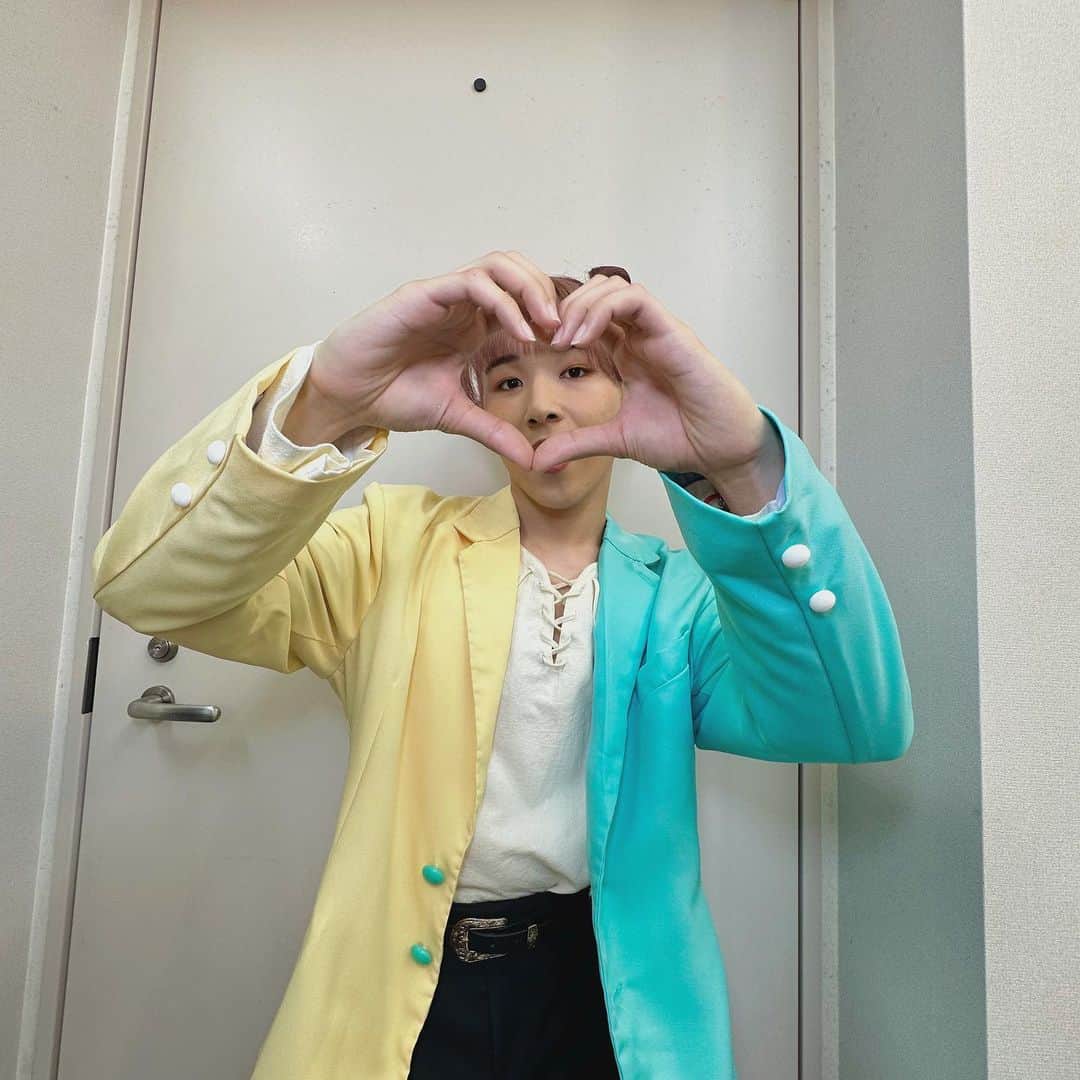のインスタグラム：「昨日は素敵な空間でパフォーマンスできて 幸せ過ぎました✨Juni、Clulveの皆さん ありがとうございました🙏🩵 足を運んでくれた織姫、織星もありがとうね🙏🌻 最高に楽しい時間をありがとうー！！！ また会おうね😘 #HICO #織姫 #織星 #HICOLAND」