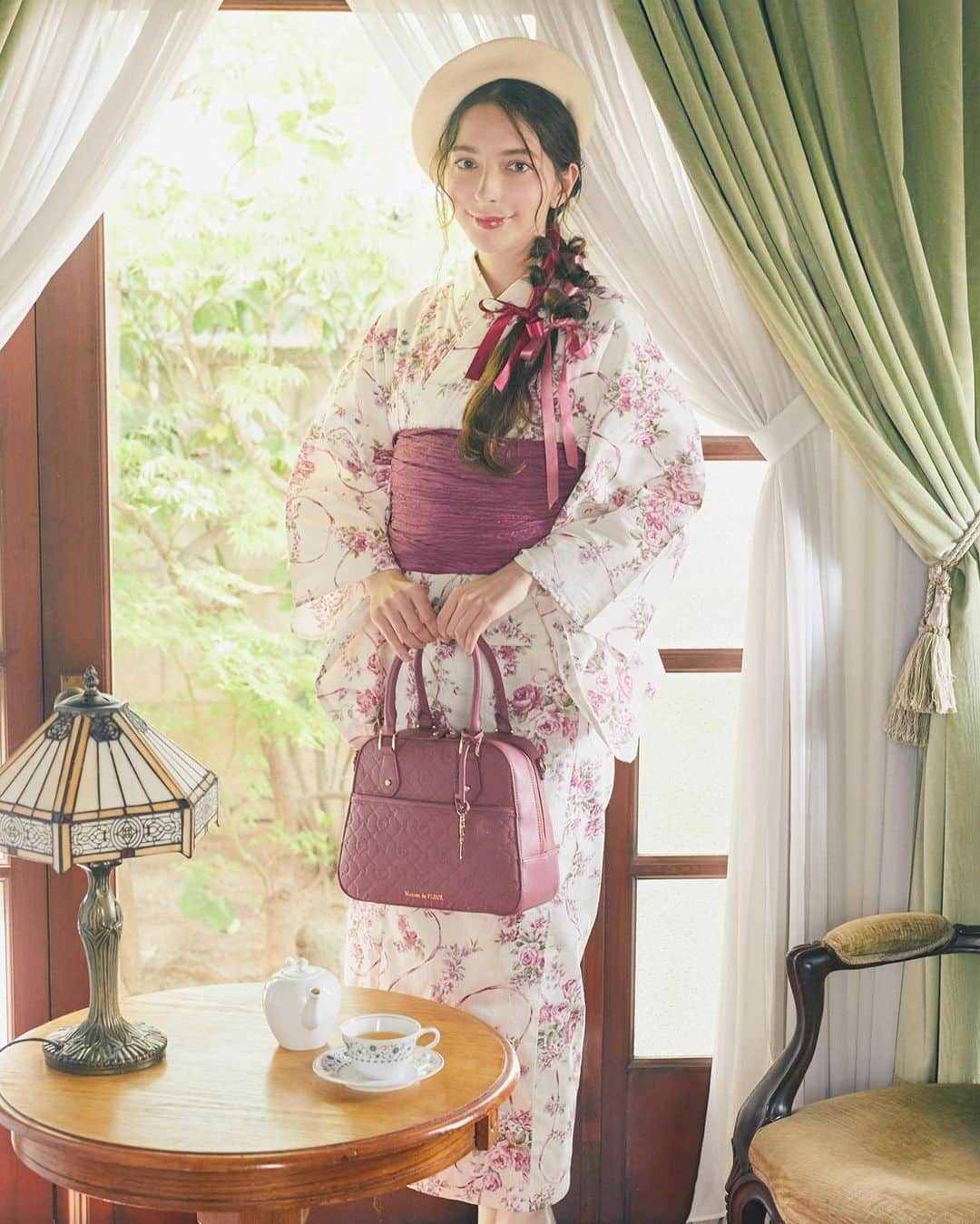 maisondefleur_pressさんのインスタグラム写真 - (maisondefleur_pressInstagram)「. ＼WEB先行予約完売した人気浴衣！／  2023 YUKATA Collection  " Maison de FLEURが恋した日本の夏 " をテーマにした新作浴衣が登場👘✨  バラの花と日本でも馴染みのあるカタバミの花。 ポイントにリボンを組み合わせた Maison de FLEURのオリジナル柄💐  花火大会やお祭りはもちろん、 お茶会や特別な日にぴったり♪  艶やかな花を咲かせる浴衣で 華やかに気分を上げておでかけしませんか？  .................................  ■販売詳細 ＜先行予約販売＞ ・好評につき完売  ＜通常販売＞ ・6/8(thu)20:00～販売 　公式通販ストライプクラブ、ZOZOTOWN  ・6/9(fri)～販売 　全国ショップ  ■商品詳細 ・フレンチローズ浴衣 　￥12,100(taxin) /Pink,Purple 　浴衣＆帯の2点セット  #maisondefleur#メゾンドフルール#フルール #可愛い浴衣#おでかけコーデ#夏祭り#祭り #お茶会コーデ#花火大会#浴衣ヘアアレンジ #ゆかた#ゆかた女子#浴衣#浴衣女子 #浴衣美人#浴衣コーデ#浴衣デート #浴衣ディズニー#浴衣コーディネート #yukata#夏まつり#kawaii」5月21日 12時13分 - maisondefleur_press