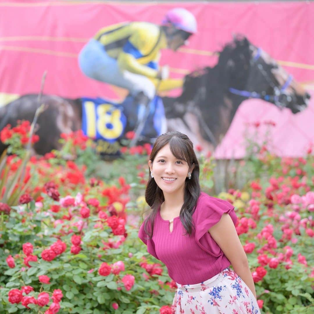 石川彩夏さんのインスタグラム写真 - (石川彩夏Instagram)「薔薇香る、麗しの舞台。オークス  皆様の馬券にも、素敵な薔薇の花が咲きますように☺️」5月21日 12時32分 - ayaka0711zi