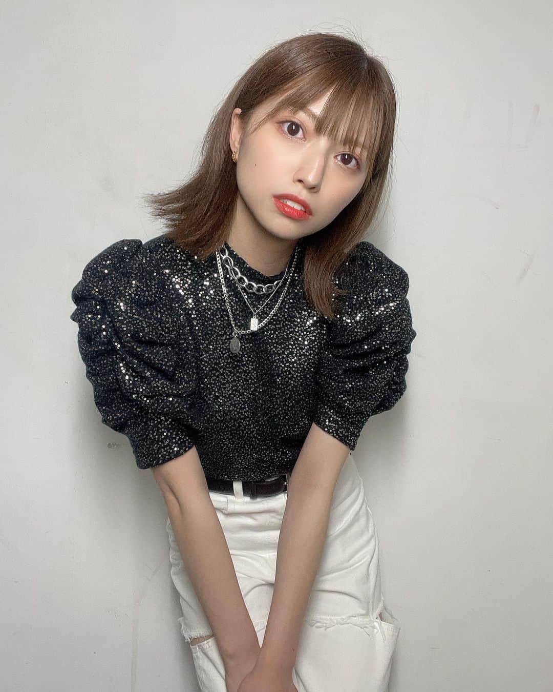 のインスタグラム：「ギラギラしちゃいました🖤  『アイドルの高みvol.3』 ありがとうございました✨  こうやって自分のイベントが出来るのは 協力してくださるスタッフさんや アイドルさん そしてアイドルが大好きなみんなのおかげです☺️  これからもアイドルの高みがもっと大きくなるように頑張るぞー💪  #アイドル #衣装 #ステージ」