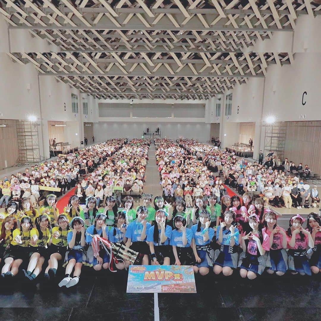 橋本陽菜さんのインスタグラム写真 - (橋本陽菜Instagram)「🩵 * #akb48天下一hado会  メンバーもファンのみなさんも最高のお顔😊 おつかれさまでした😌🫧 MCのお二方、映らないように立ったのかもだけどしっかり映ってて笑っちゃった🤭 また #HADO できるの楽しみ🔥 * #AKB48最近聞いたよね #pyonstagram  #AKB48 #チームB #浅井チームB #アイドル #富山 #富山県 #はるpyon #橋本陽菜 #圧倒的橋本陽菜 #橋本陽菜を広める」5月21日 18時20分 - 48pyonz_toyama