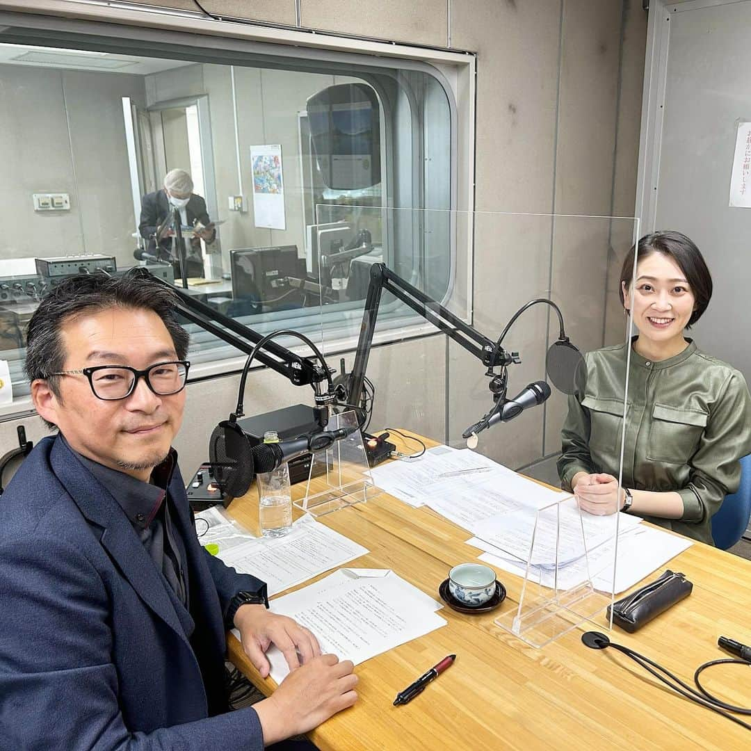 加藤沙知さんのインスタグラム写真 - (加藤沙知Instagram)「ラジオ番組のお知らせ📻  大雨シーズンを前に、風水害への備えについて考える番組を担当しました。  スタジオには、宮崎大学 農学部 准教授で宮崎大学 防災環境研究センターの竹下伸一先生をお迎えして、防災について教えて頂いています！  某番組で、ぶらりの旅をアテンドされたこともある竹下先生の解説はとても分かりやすく、改めて防災への意識が高まります。  梅雨や台風シーズンを前に、番組をお聴き頂き、 早めの備えをお願いします。  5月21日(日)夜7時からMRTラジオでの放送です。  #5月28日は宮崎県防災の日 ～風水害の備え、できていますか?〜  #防災#ラジオ#備えが大切 #宮崎大学#竹下伸一准教授  #某番組とは… #私がご一緒していたぶらり旅番組ではありません🤭 #全国放送のあの番組です😊🕶️」5月21日 13時05分 - mrt.kato