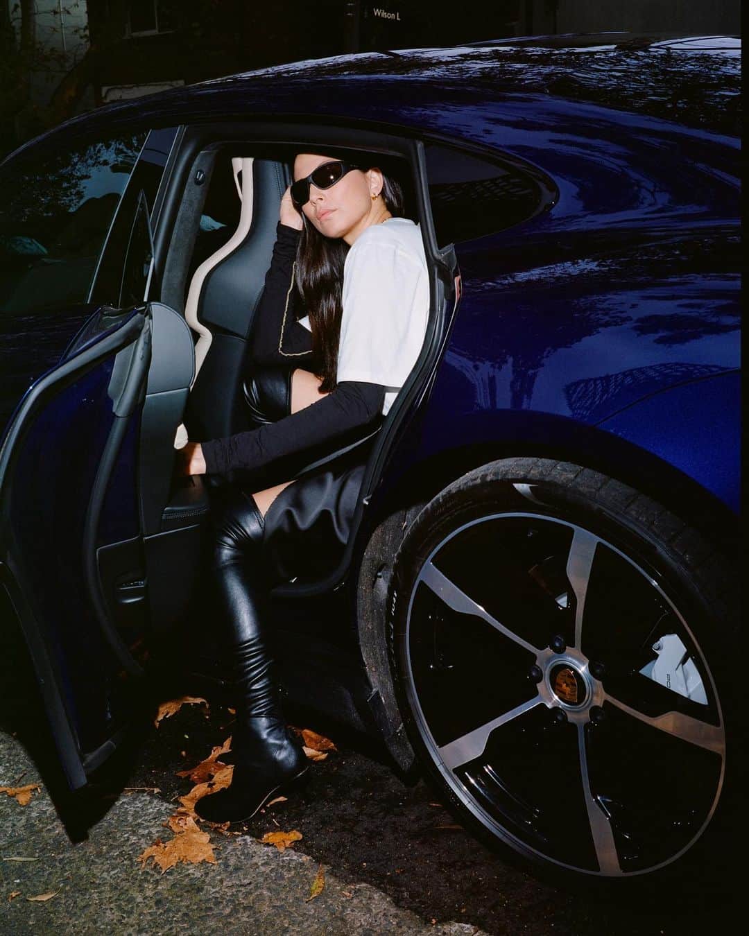 ジェシカ･ゴメスのインスタグラム：「skrrt skrrt @porscheaus  @porsche_woman  Photographed by @baanjo」