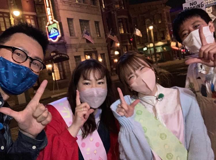 ウーイェイよしたかのインスタグラム：「うさぎとかめ見てくれた方ありがとうございました！USJに勉強しに行った時ずっとついきてくれたクルーの皆さん、一人で勉強しに行った時も優しく丁寧に教えてくれたクルーの皆さん、おかげで勝つ事ができました！感謝しかないです🙇 『Crew is No.1 Attraction』  #USJ #『Crew is No.1 Attraction』」
