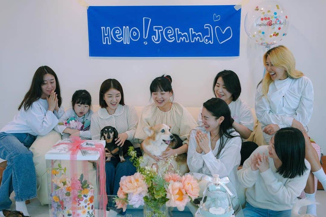 ユン・スンアのインスタグラム：「사진 너무 너무 올리고 싶었는데, 오늘 승아로운 업로드 맞추느라 이제 올려요. 나의 소중하고 사랑하는 사람들, 너무 고마워 💕」