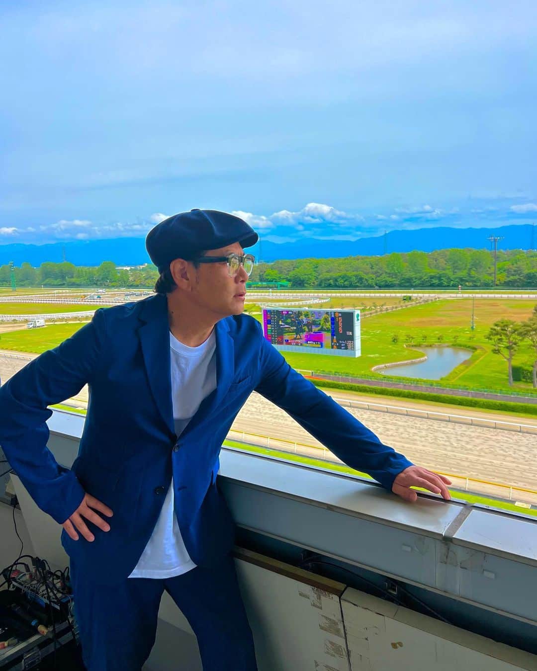 遠藤章造のインスタグラム：「いよいよオークス🐎あなたの夢はリバティ？私の夢はハーパー❗️さてどうなる事やら⁉️ #遠藤章造 #ココリコ #競馬 #オークス」