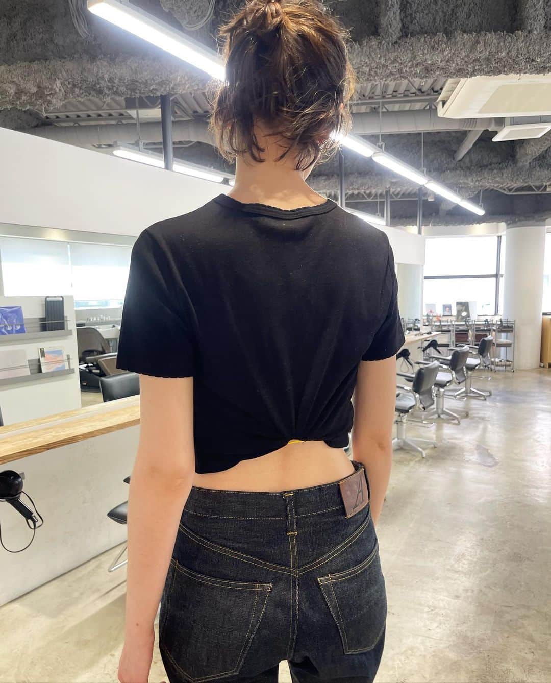 高橋忍さんのインスタグラム写真 - (高橋忍Instagram)「最近はもっぱら nanuk 5Fで 髪切ってます。💦」5月21日 13時47分 - nanuk_takahashi.buri