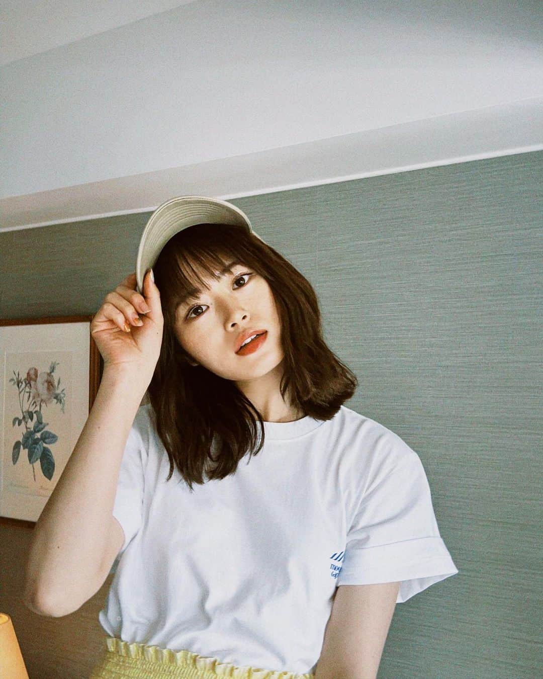 のインスタグラム：「. グッズできたよー！全部使いやすいやつ！ ロゴは事務所名ですが、変換すると私の名前です笑。 ファンクラブのサイトで通販（受注生産）あります⛰️  https://official-ec.shop/collections/yamazaki」