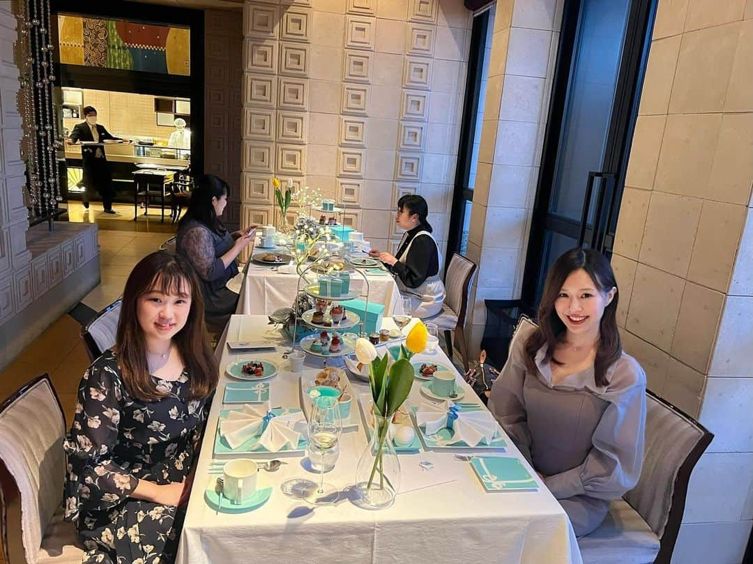 肥田佳菜子さんのインスタグラム写真 - (肥田佳菜子Instagram)「Tiffanyアフタヌーンティー🫖🩵 #tiffanyafternoontea #ティファニーアフタヌーンティー #ozzio #ベイコート #東京ベイコート倶楽部 #お台場 #有明　#アフタヌーンティー #afternoon #ティファニー #tiffany」5月21日 14時43分 - hdknk87