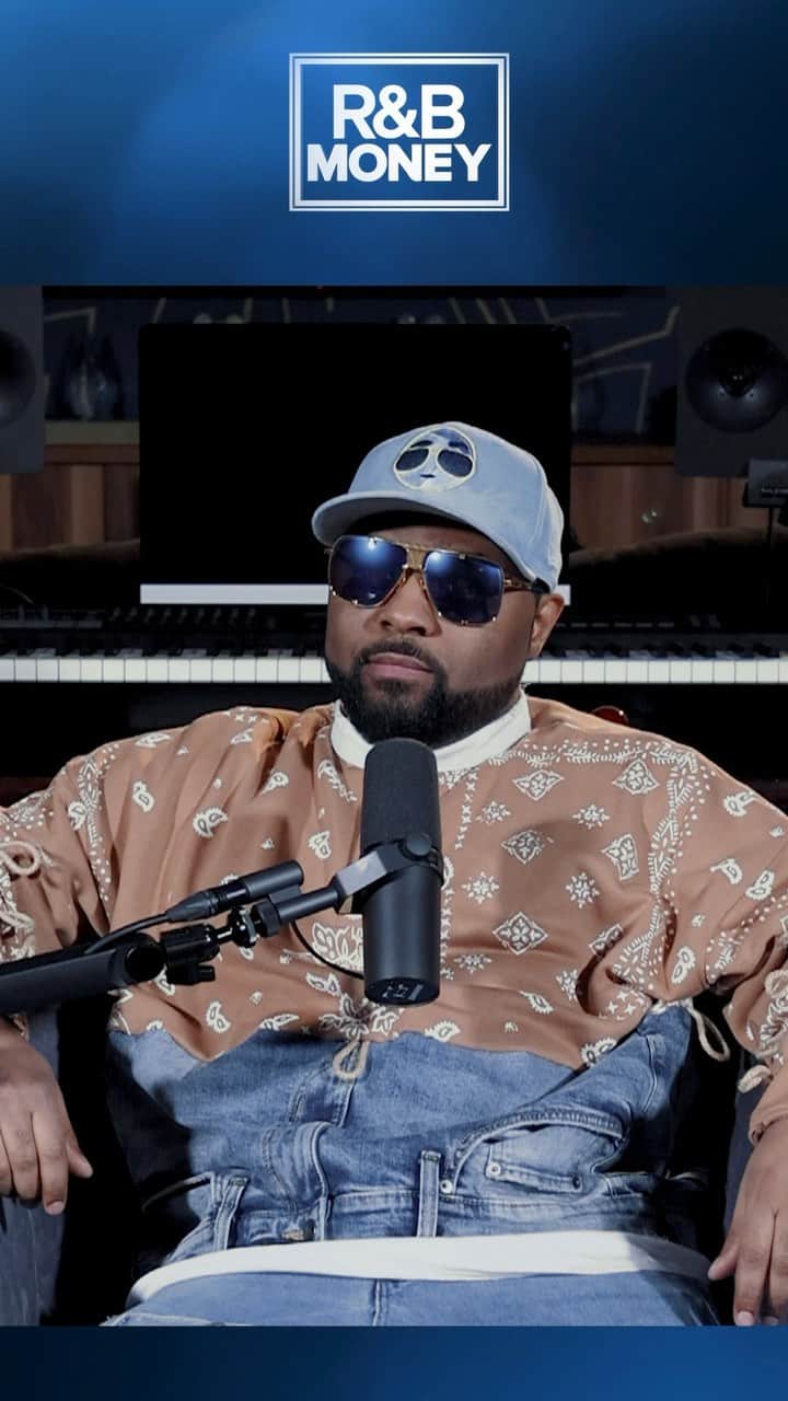 タンクのインスタグラム：「This man @musiqsoulchild is always searching for musical perfection! He has the music the back it up!! See him now on the new episode of the @rnbmoneypodcast video up NOW!!.. R&B MONEY!!..」