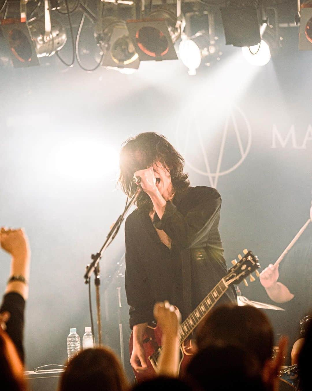 高津戸信幸のインスタグラム：「Don't Stop Music MAGIC OF LiFE 20th Anniversary "Dear past and future" @magicoflife_jp   5/20(土)Spotify O-Crest Guest : ircle @ircle_official   Photo by @ttetteteru   #japan #jrock #band #livehouse」