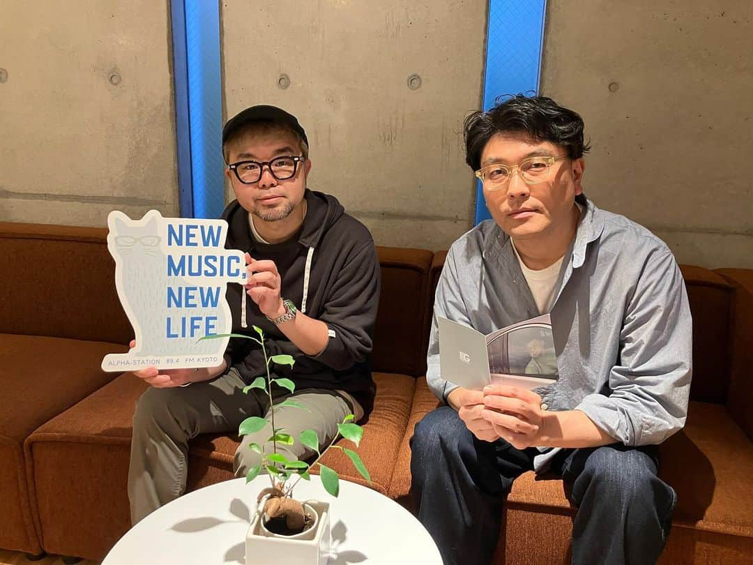 キリンジさんのインスタグラム写真 - (キリンジInstagram)「📻#NNキョウト 2023/5/21 ～ON AIR SONGS〜  今週はゲストにNONA REEVES西寺郷太さんをお迎えしてお届けしました！  M1. nestling / KIRINJI M2. 都会 / 西寺郷太 M3. Stillness in Time / Jamiroquai M4. The Way That I Do / Durand Jones & The Indications M5. What do U want me 2 do? / Prince M6. EASYLOVE  feat. 土岐麻子 / NONA REEVES  ---- α-STATION FM京都 「NEW MUSIC, NEW LIFE」 毎週日曜 14:00～15:00 レギュラーDJ担当中 ----  #FM京都 #fmkyoto #αSTATION #KIRINJI  (STAFF)」5月21日 15時25分 - kirinji_official