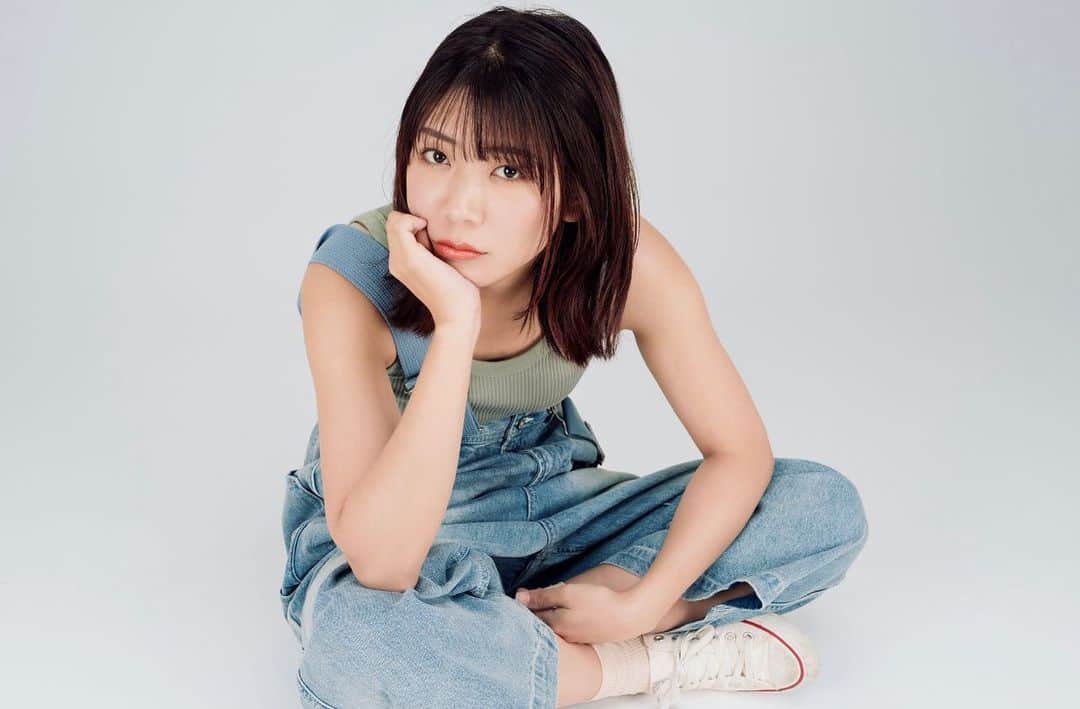 山崎あおいのインスタグラム：「本日よりバースデーライブ2023、二次先行チケット申込が始まりました❤️‍🔥  わさび部(FC)でライブに来てくれた人は、今年は特別な企画があるとかないとか（きっとある）。  無料登録できる「仮入部員」も先行申込できるので皆さまぜひ！！！  今年は凝るぞ🎸 ticket.skiyaki.tokyo/events/BD2023」