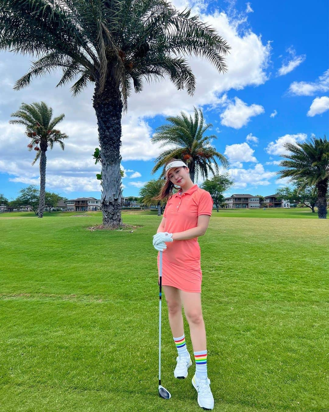 佐山彩香のインスタグラム：「いつかの🏌🏻‍♀️⛳️🌺 #golf」