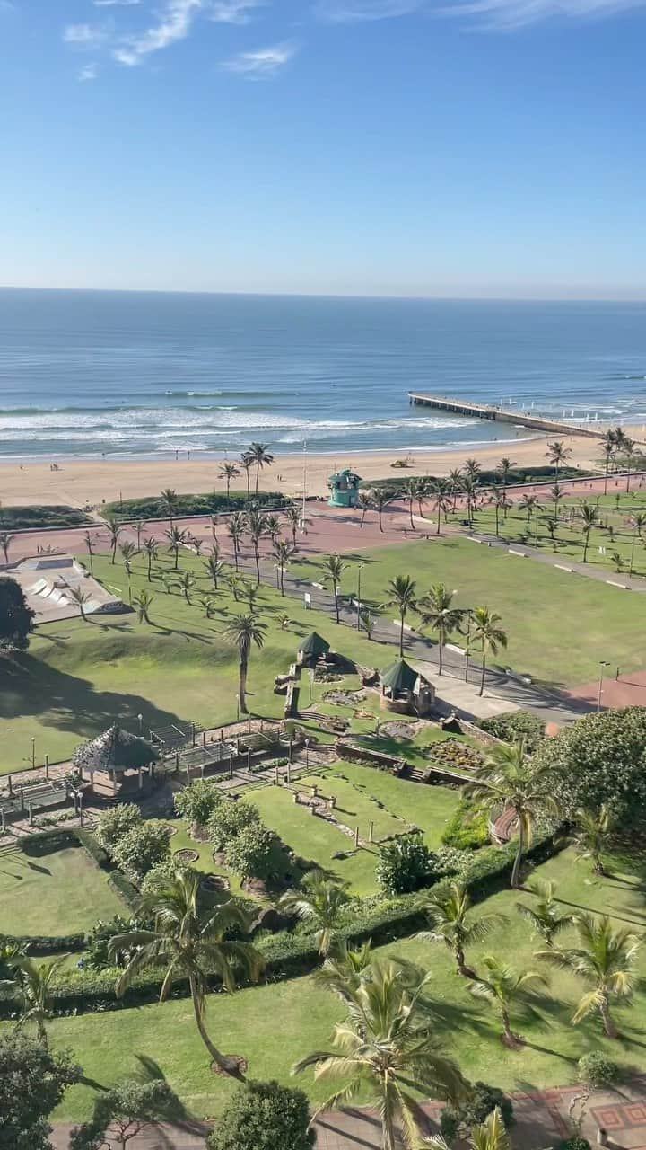 ソ・ヒョウオンのインスタグラム：「제주도 아니고 남아공 푸른 밤 ~  그리고 쉼이 아닌 본업중..🏓😎  그래도 좋은 뷰를 보며 잠시 힐링.. 😌」