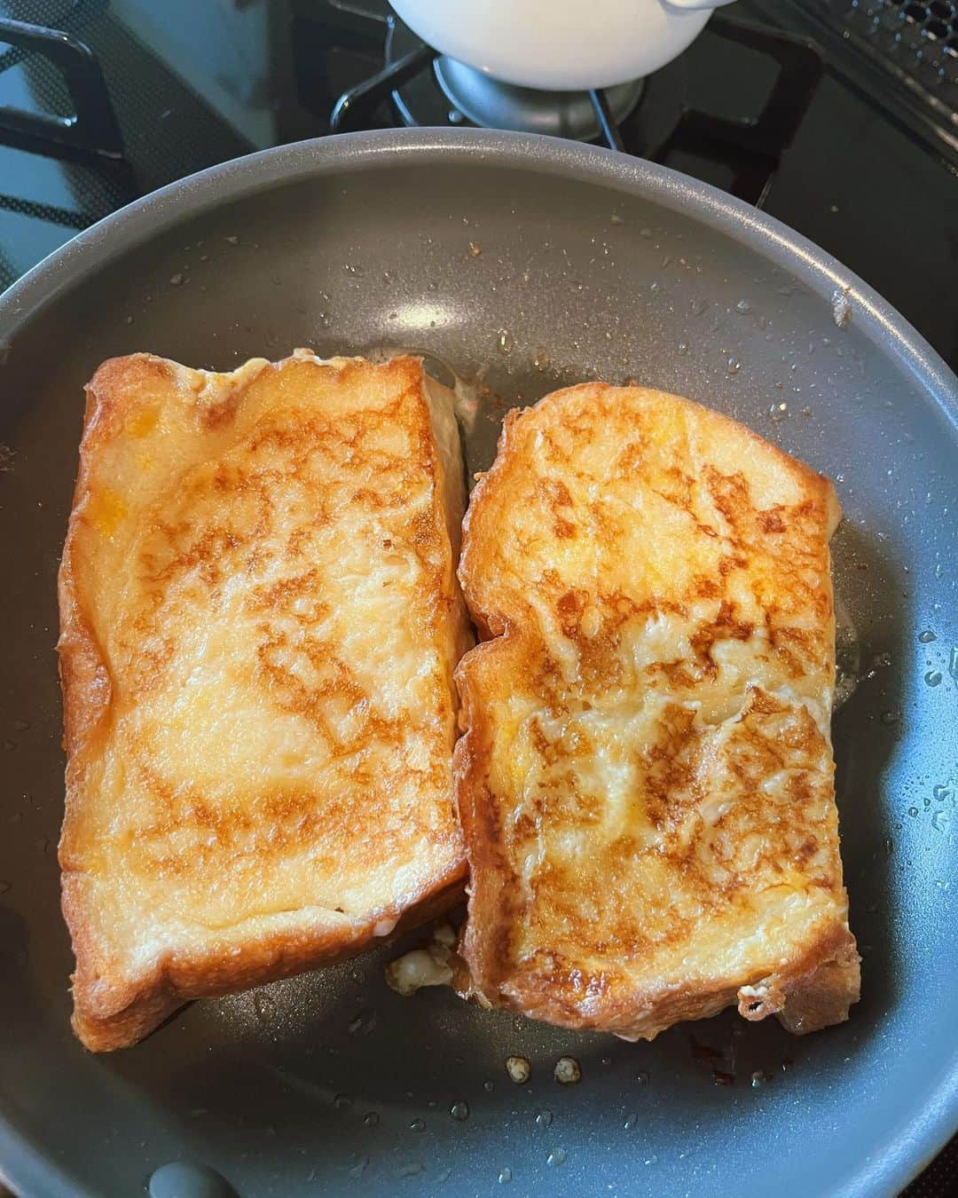 森矢カンナさんのインスタグラム写真 - (森矢カンナInstagram)「. 料理は生きる術🧄  毎日試行錯誤！  筍ごはん、大好き納豆パスタ、角煮〜もちろん卵は半熟で〜、米粉パンふわふわフレンチトースト、わてやっぱり関西人やわお好み焼き、タルタルソース鶏、新作ソース鰤、西京焼きに合う白味噌、ガーゼに包む方法みつけましてん鰆西京焼きI mean 最強焼き🐟 & ふんだんの愛！」5月21日 16時17分 - kanna_mori